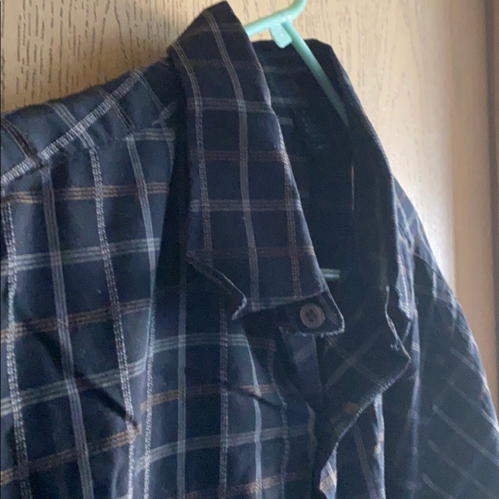 NWOT Men’s Van Heusen Black Plaid Dress Shirt - Picture 2 of 3